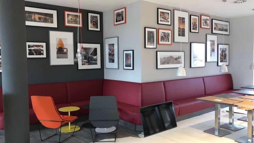 Campanile Leipzig Halle Airport シュクロイディッツ エクステリア 写真