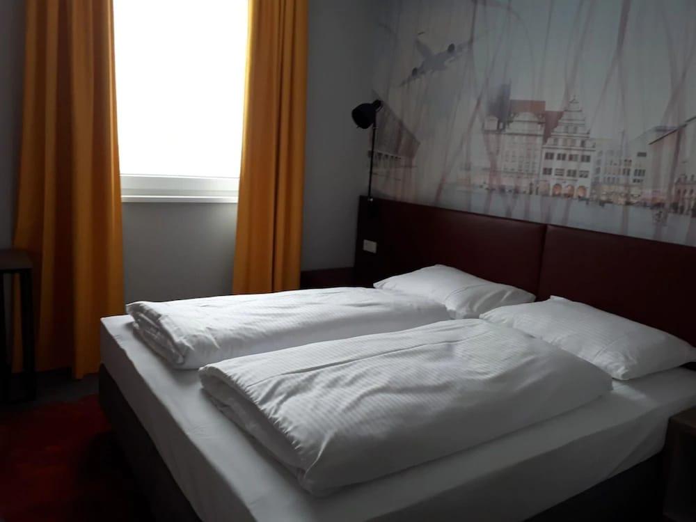 Campanile Leipzig Halle Airport シュクロイディッツ エクステリア 写真