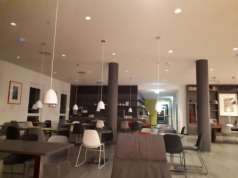 Campanile Leipzig Halle Airport シュクロイディッツ エクステリア 写真