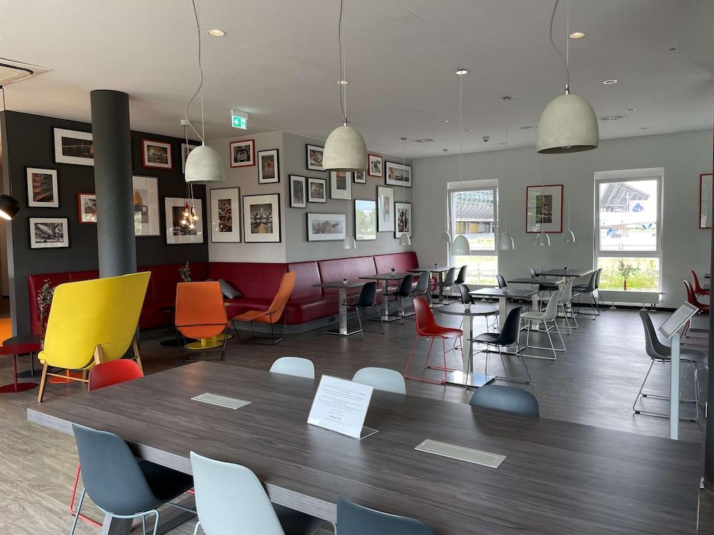 Campanile Leipzig Halle Airport シュクロイディッツ エクステリア 写真