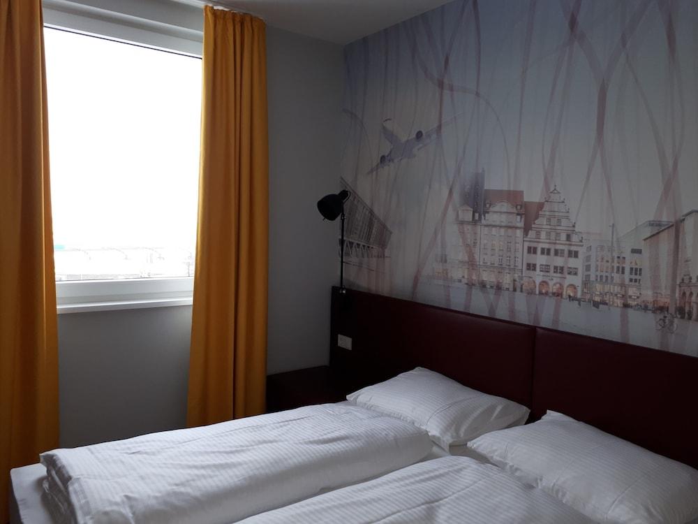 Campanile Leipzig Halle Airport シュクロイディッツ エクステリア 写真