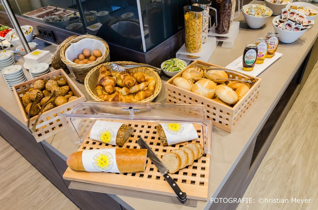 Campanile Leipzig Halle Airport シュクロイディッツ エクステリア 写真